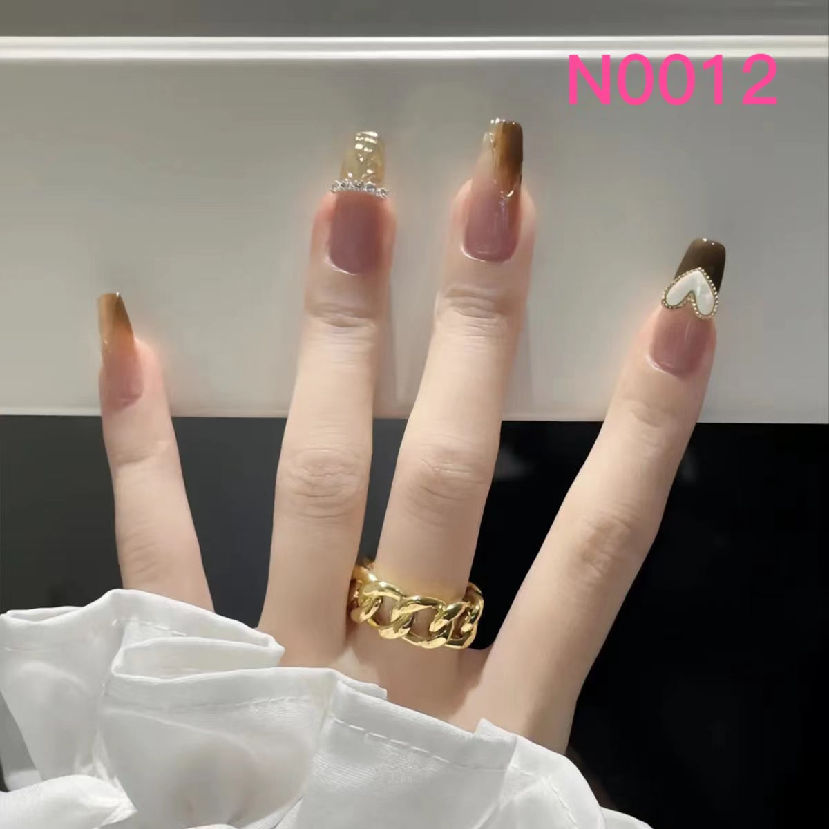 Short Nail Art—24 pieces/box +1 glue【28】